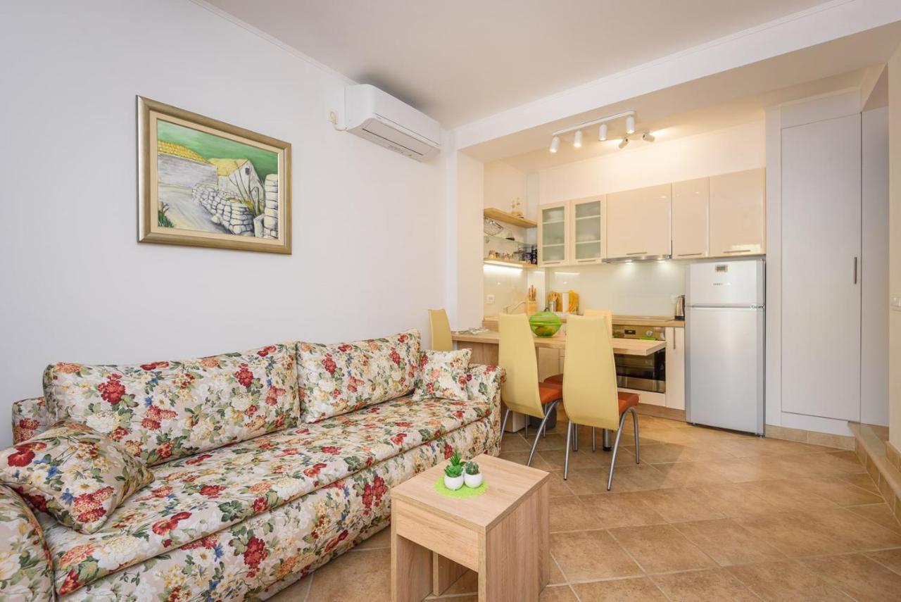 Apartment Jadranka With Sea View In Rogotin 外观 照片