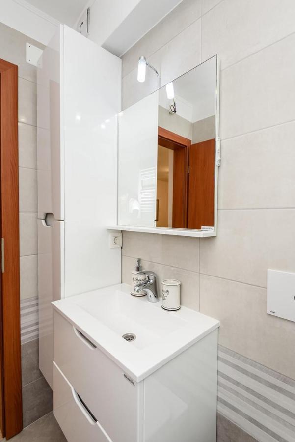 Apartment Jadranka With Sea View In Rogotin 外观 照片