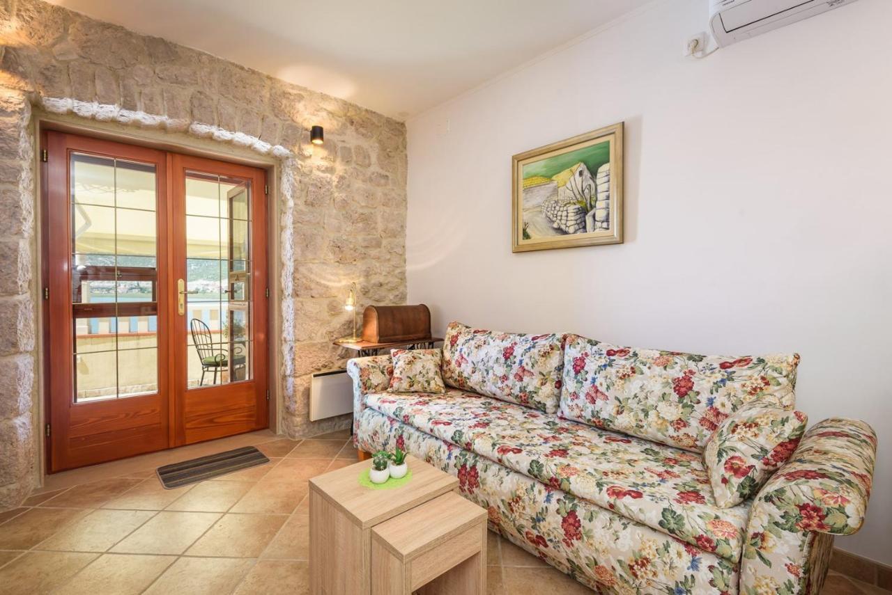 Apartment Jadranka With Sea View In Rogotin 外观 照片
