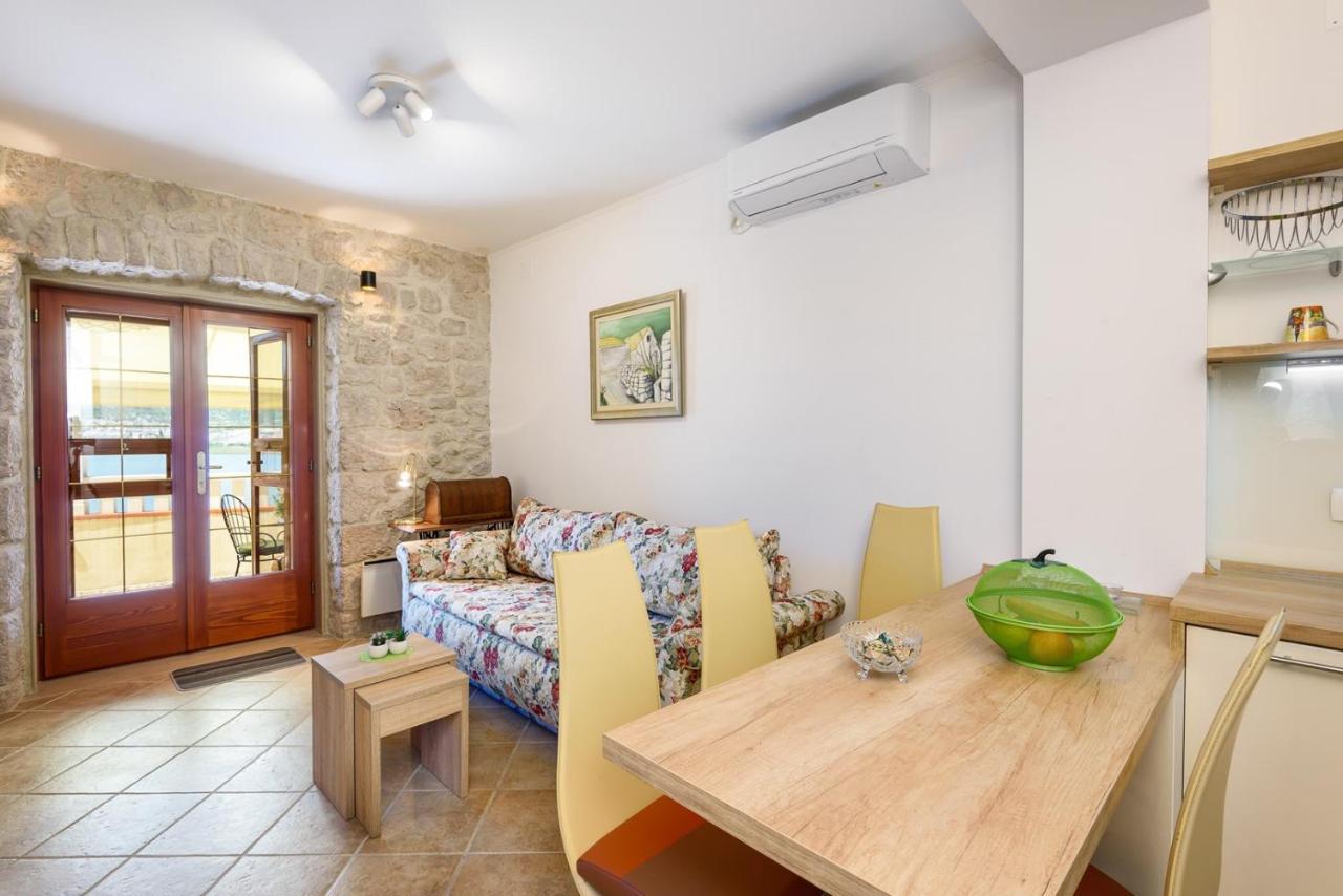 Apartment Jadranka With Sea View In Rogotin 外观 照片