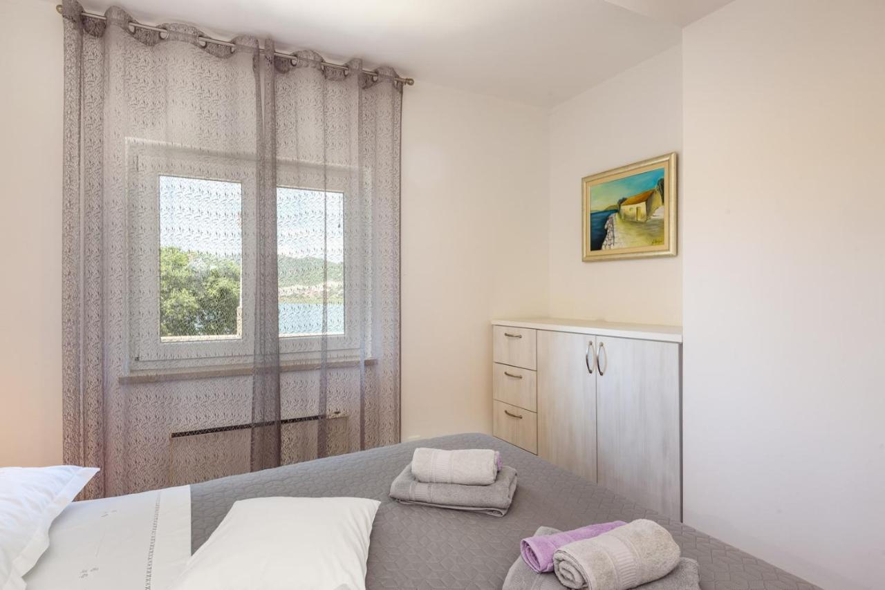 Apartment Jadranka With Sea View In Rogotin 外观 照片
